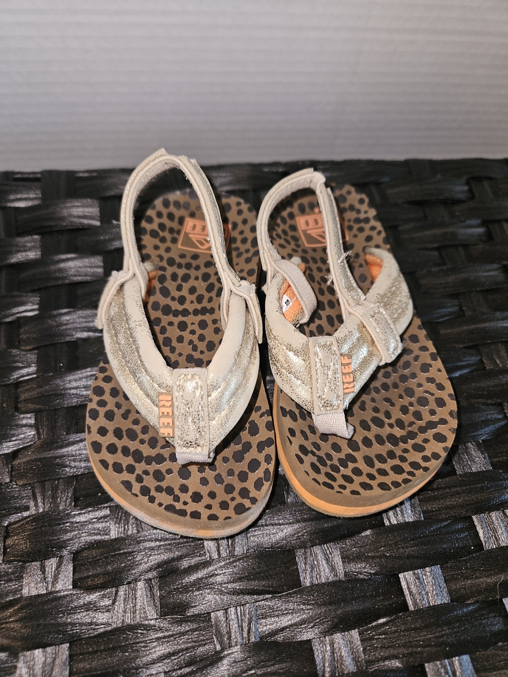 Reef Girls Metallic Gold Leopard-Print Slingback Sandals
